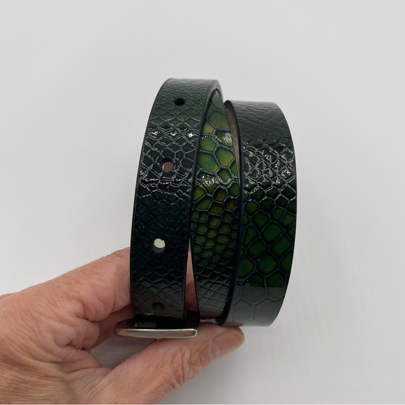 Coldwater Creek Leather Green Embossed Snake Print Belt with Nickel Buckle Sz S - Picture 3 of 15
